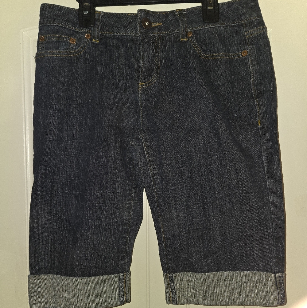 NWOT DKNY Dark Blue Capri Jeans